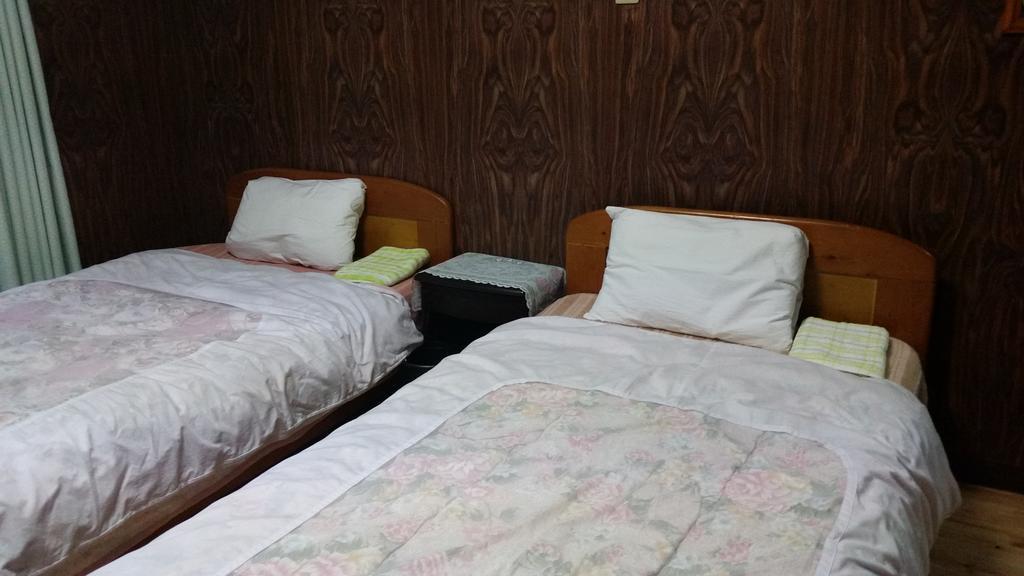 Minshuku Toshi Hotell Yakushima  Exteriör bild